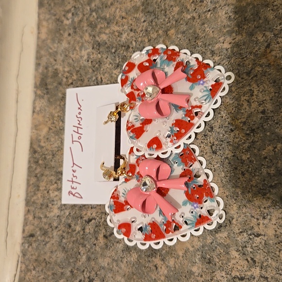 Betsey Johnson Floral Heart Earrings with Pink Bow New - Picture 2 of 3